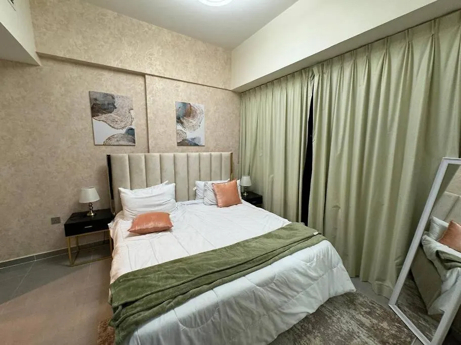Lavish Apartment In Dubai